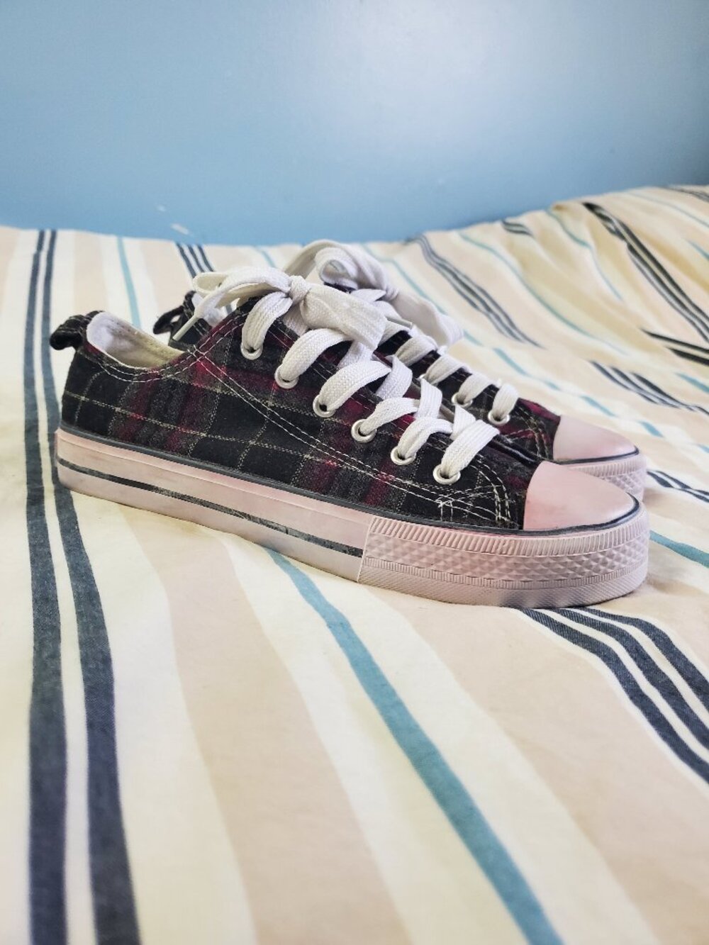 Women's High Point Sneakers Size 9